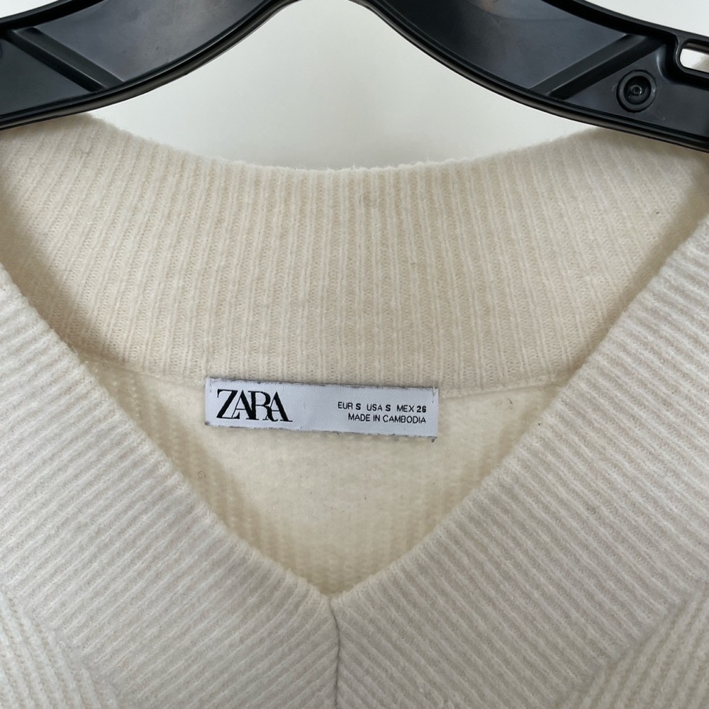 Zara Knit V-Neck Sweater and Joggers Matching Set - Picture 4 of 5